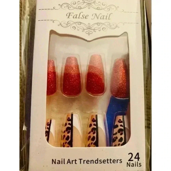 💜 3/25 Fashion Nails - Picture 1 of 1